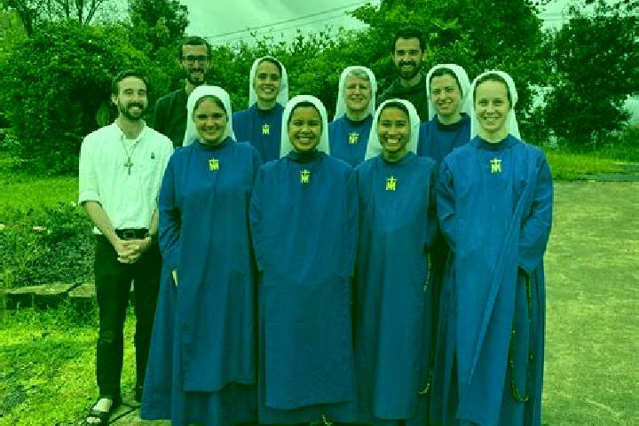 Escorts Martin-Eglise, France — Local Companions