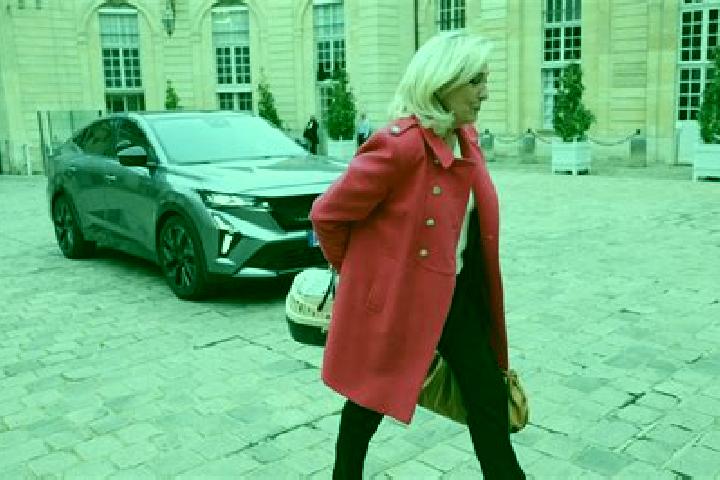 Escorts Matignon, France — Local Companions