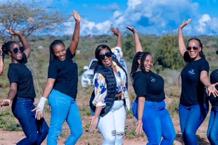 Escorts Matuu, Kenya — Local Companions