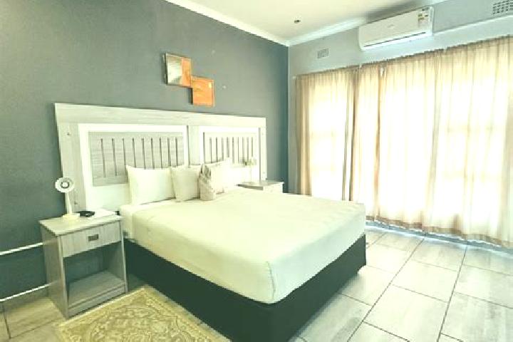 Escorts Maun, Botswana — Local Companions