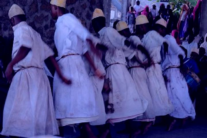 Escorts Mavingouni, Comoros — Local Companions