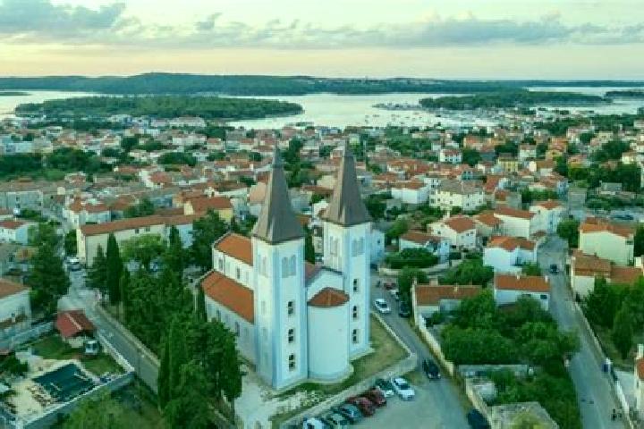 Escorts Medulin, Croatia — Local Companions