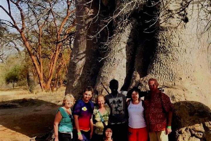 Escorts Mermoz Boabab, Senegal — Local Companions