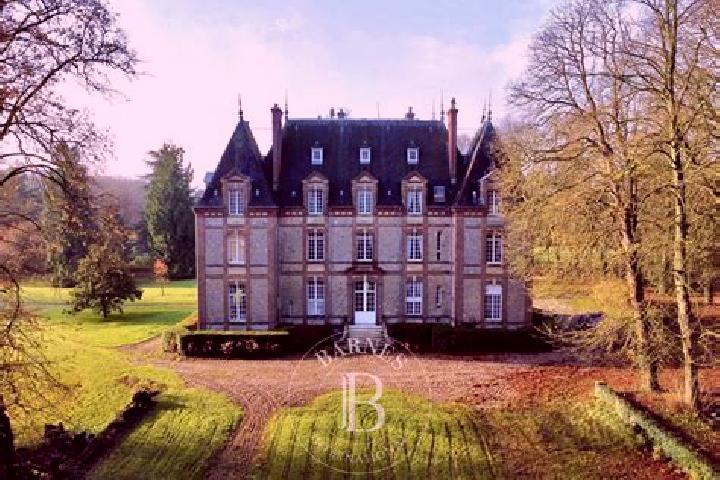 Escorts Mesnil-Panneville, France — Local Companions
