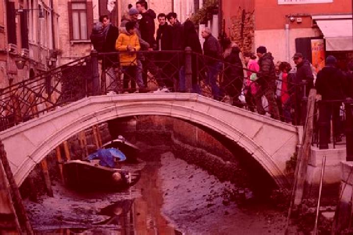 Escorts Mezzago, Italy — Local Companions