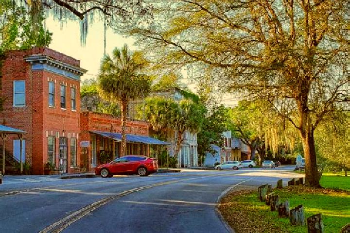 Escorts Micanopy, United States — Local Companions
