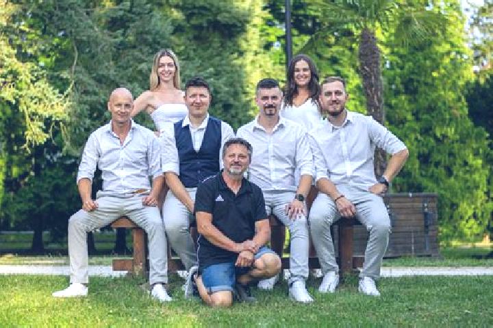 Escorts Mikusovce, Slovakia — Local Companions