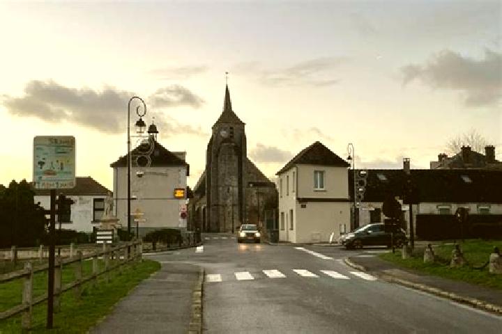 Escorts Misy-sur-Yonne, France — Local Companions