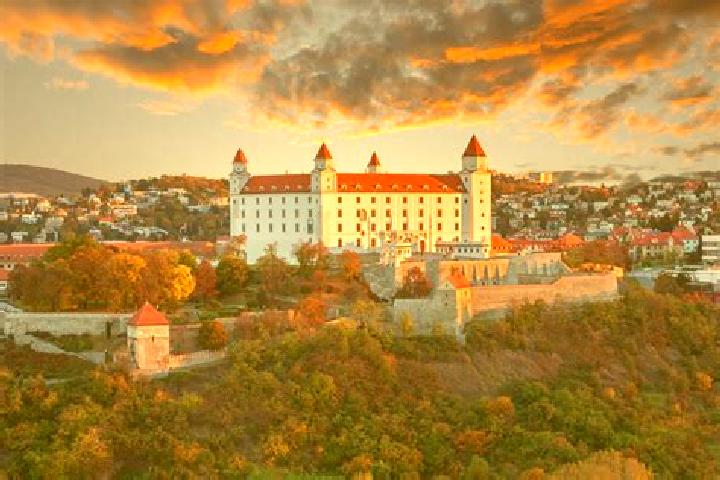 Escorts Mocenok, Slovakia — Local Companions