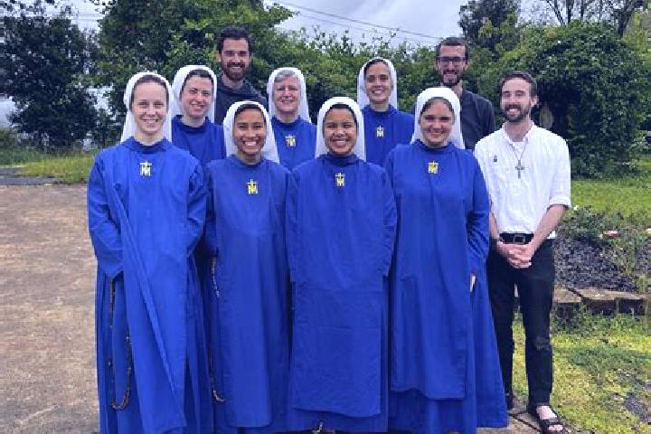 Escorts Moeslains, France — Local Companions