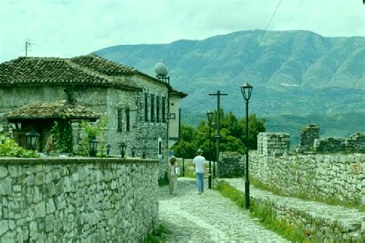 Escorts Moglice, Albania — Local Companions