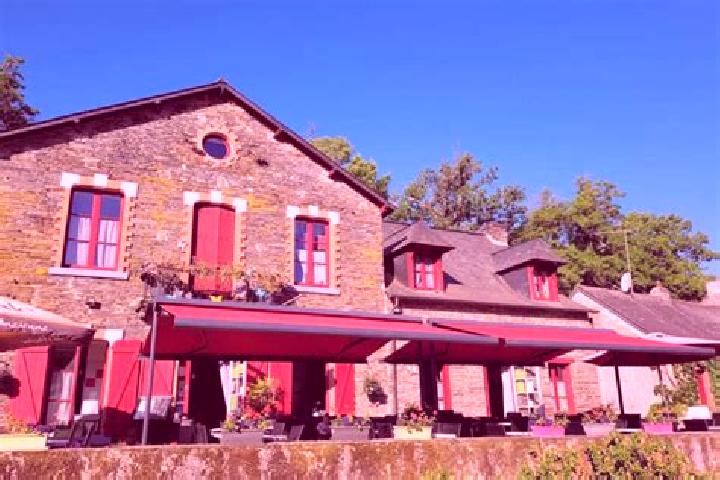 Escorts Moisdon-la-Riviere, France — Local Companions