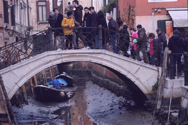 Escorts Molino-Pera, Italy — Local Companions