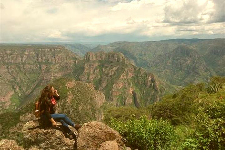 Escorts Monte del Toro, Mexico — Local Companions