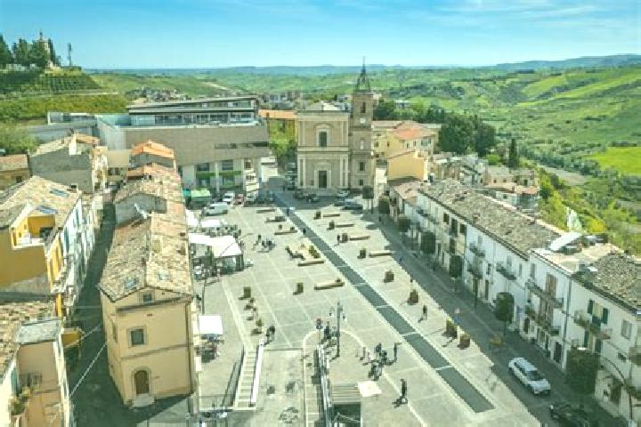 Escorts Monte Marcone, Italy — Local Companions