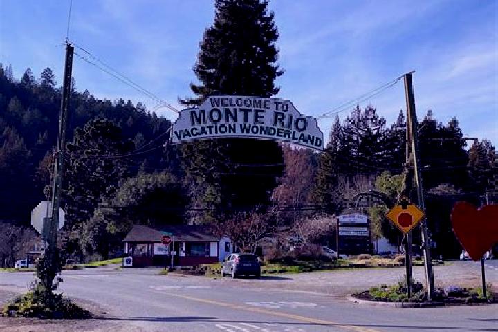 Escorts Monte Rio, United States — Local Companions