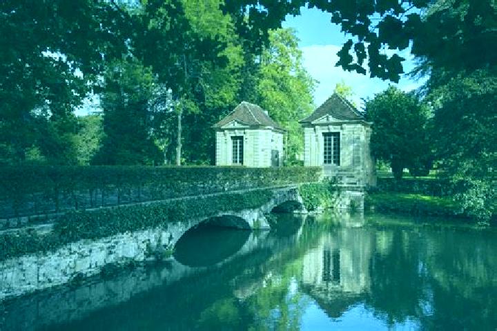 Escorts Montereau-Fault-Yonne, France — Local Companions