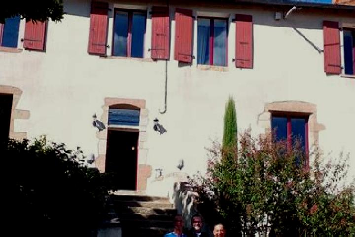 Escorts Montfaucon-Montigne, France — Local Companions
