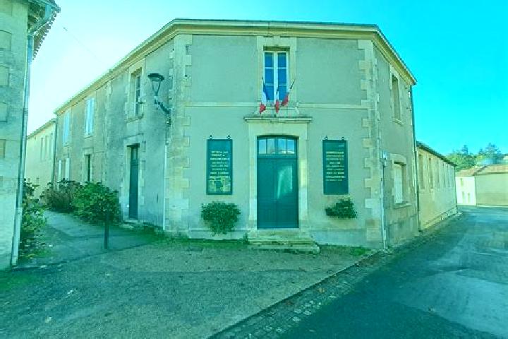 Escorts Mouilleron-en-Pareds, France — Local Companions