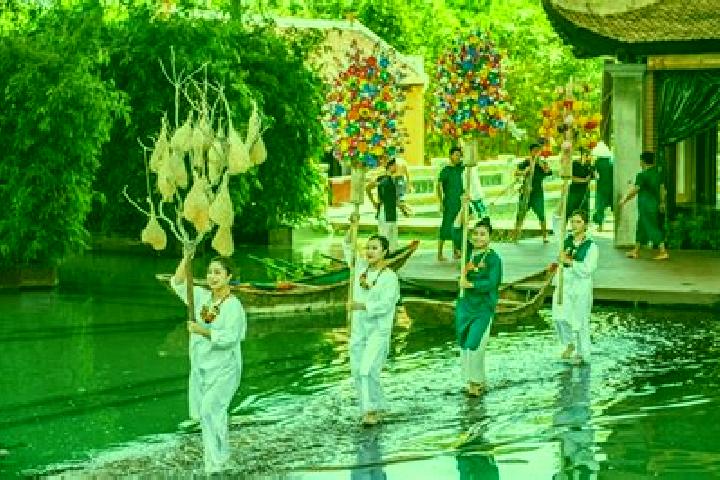 Escorts Muang Phin, Laos — Local Companions