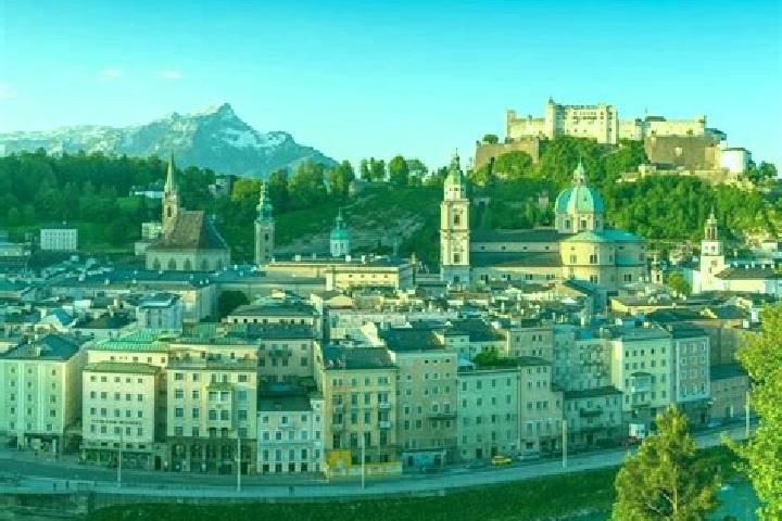 Escorts Muehldorf, Austria — Local Companions