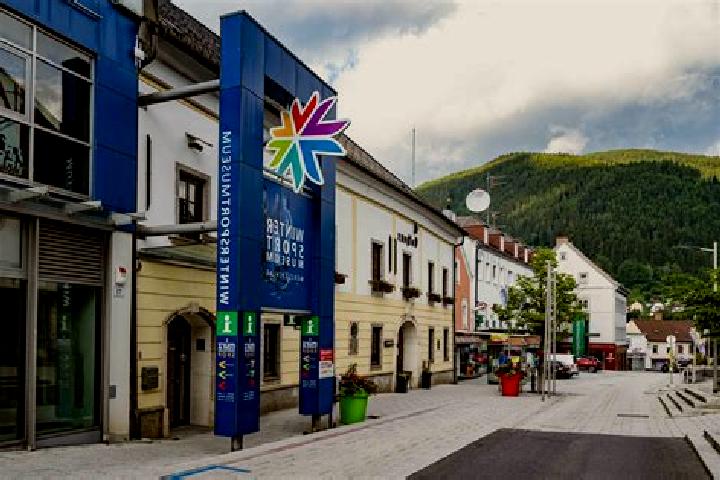 Escorts Muerzzuschlag, Austria — Local Companions