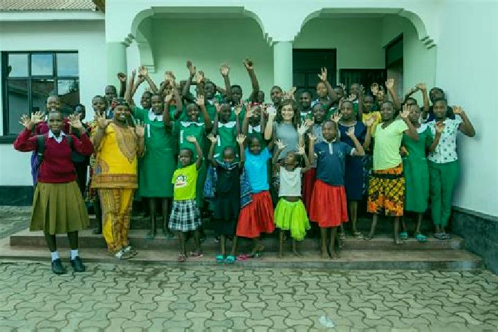Escorts Mugumu, Tanzania — Local Companions
