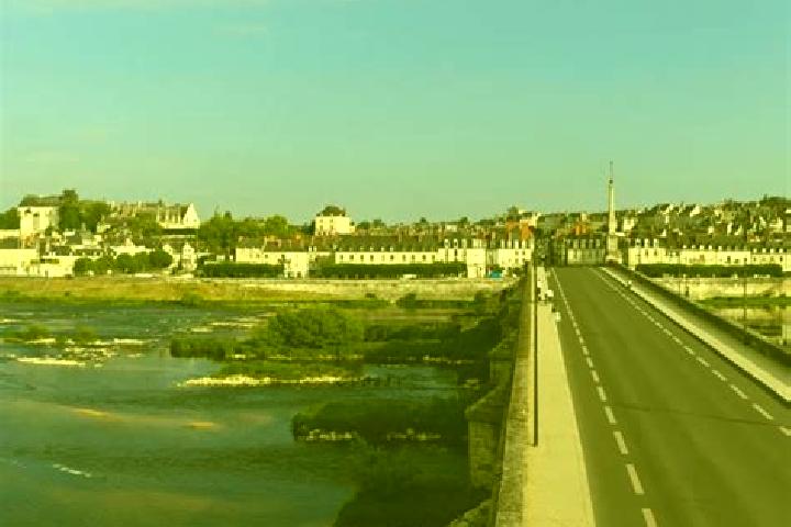 Escorts Muides-sur-Loire, France — Local Companions