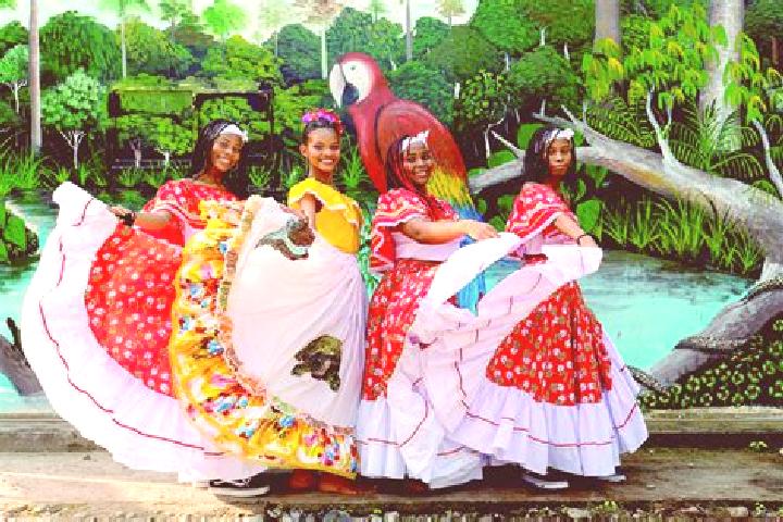 Escorts Muisne, Ecuador — Local Companions