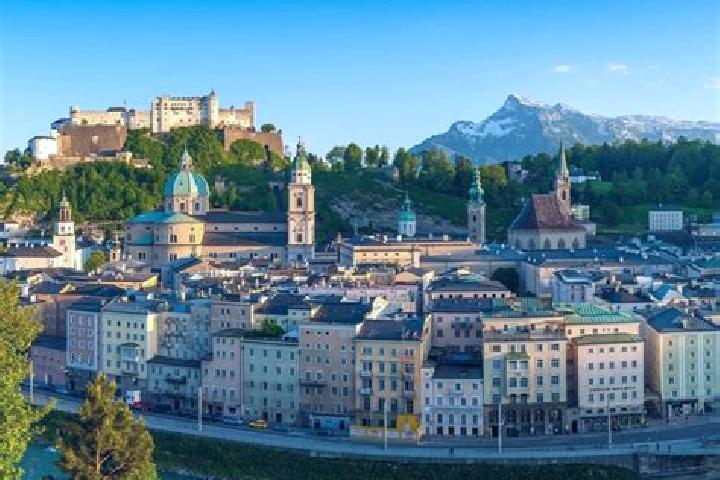 Escorts Muttendorf, Austria — Local Companions