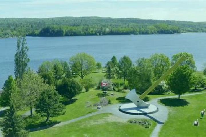 Escorts Nackawic-Millville, Canada — Local Companions
