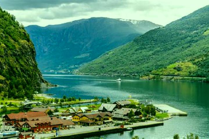 Escorts Naerbo, Norway — Local Companions