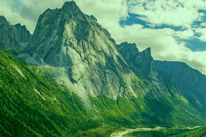 Escorts Nahanni Butte, Canada — Local Companions