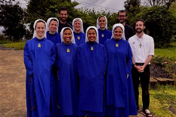 Escorts Nalliers, France — Local Companions