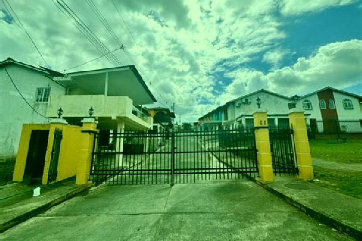 Escorts Naranjal, Panama — Local Companions