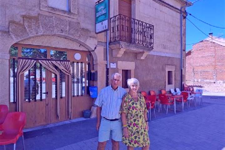 Escorts Navares de Ayuso, Spain — Local Companions