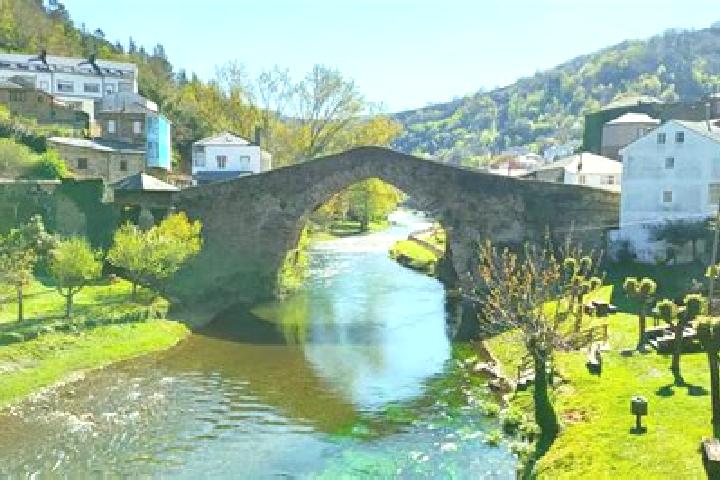 Escorts Navia de Suarna, Spain — Local Companions