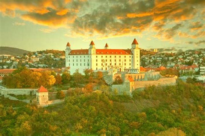 Escorts Neslusa, Slovakia — Local Companions