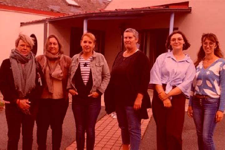 Escorts Neuillay-les-Bois, France — Local Companions