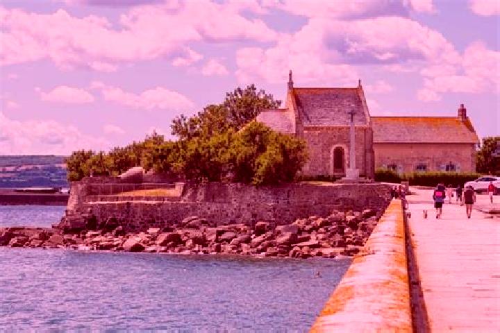 Escorts Neuville-Saint-Vaast, France — Local Companions