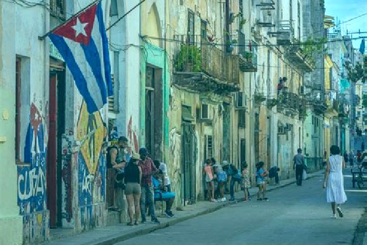 Escorts Niquero, Cuba — Local Companions