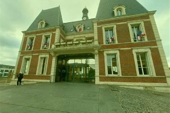 Escorts Noisy-sur-Oise, France — Local Companions