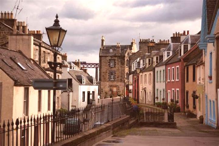 Escorts North Queensferry, United Kingdom — Local Companions