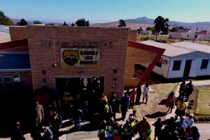 Escorts Ntabankulu, South Africa — Local Companions
