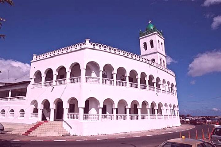 Escorts Ntsoudjini, Comoros — Local Companions