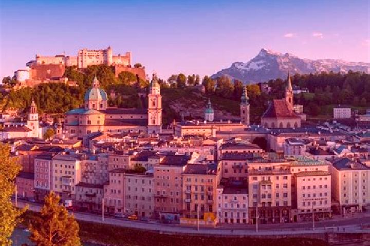 Escorts Oberstrass, Austria — Local Companions