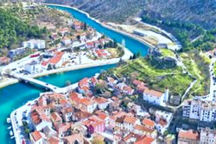 Escorts Obrovac Sinjski, Croatia — Local Companions