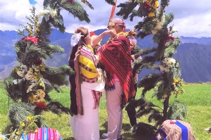 Escorts Ocobamba, Peru — Local Companions