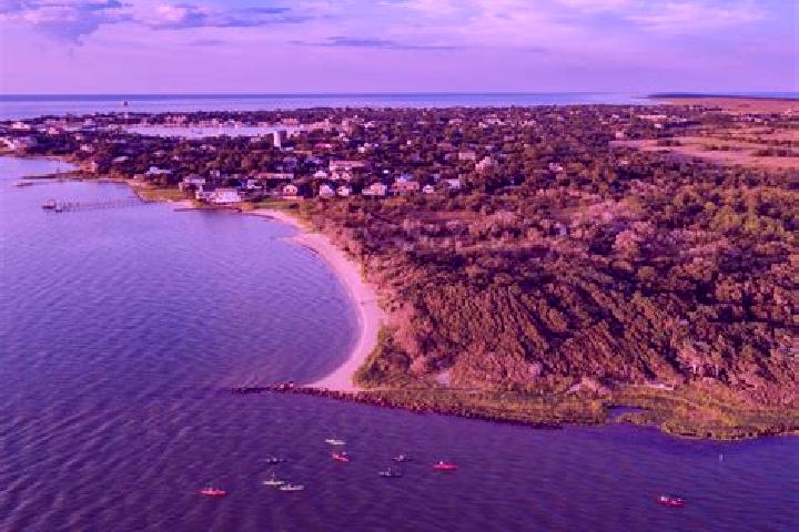 Escorts Ocracoke, United States — Local Companions