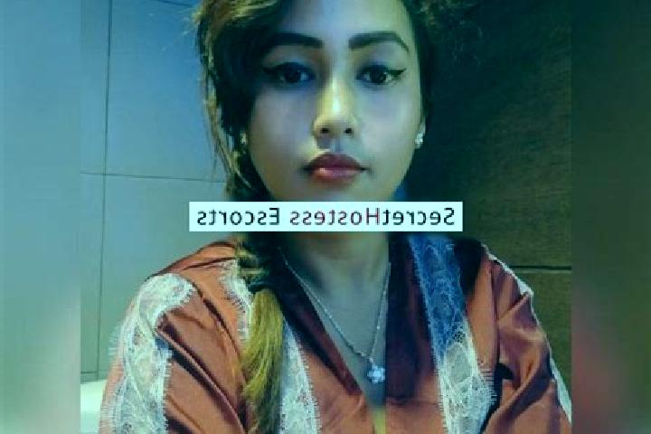 Escorts Oelbiteno, Indonesia — Local Companions